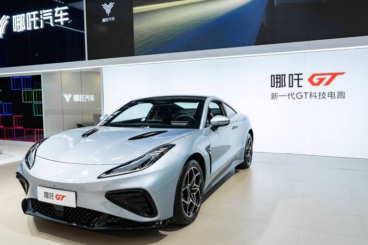 重庆梁平区亿跃阳企业管理咨询哪吒汽车在智能汽车领域的表现，领途汽车在新能源汽车市场中的影响力